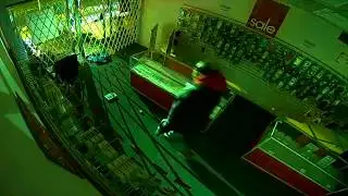 Thief Trapped Inside Cell Clinic Phone Store