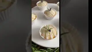 #lavendercupcakes #lavender #cupcakes #dessert #angeliquecooking #rosemary #flowers