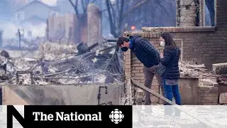 Record wildfires rage in Colorado, destroying at least 1,000 homes