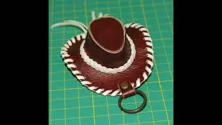 Sombrero llavero artesanal #miniatura #cuero #relaxing