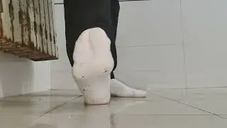 show white socks1.4