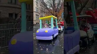 The Grannies at the Macy's Thanksgiving Day Parade 💙 | Bluey