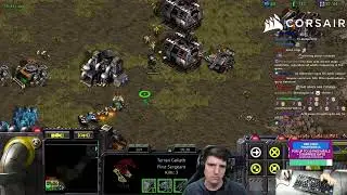 A TANK MADE ITSELF while getting rushed!!! ( vs random zerg)