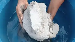 ASMR Relaxing silky smooth paste play mud mix Dirt dipping crumble in 💦🤤