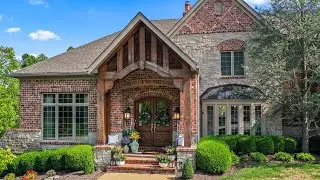 555 Deer Valley Ct, Saint Albans, MO 63073