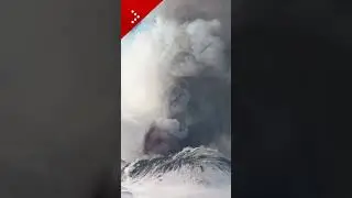 Etna, parossismo dal cratere di Nord Est: fontane di lava si stagliano sulla vetta innevata