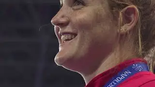Sarah Mitton wins gold in shot put