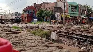 wep-7 dangerous speed railway crossing some people afraid, train video