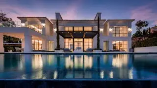 Chic and modern frontline golf villa in Los Flamingos golf