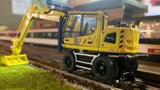 So hab die R&auml;der gewechselt mit kleineren R&auml;der  von  Niederflur wagen Saadkms   von M&auml;rklin / TRIX