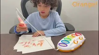 Elias tries the Crayola Mess Free Paint! 