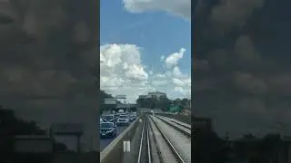 Riding the blue line L train in Chicago beating all the cars on the high