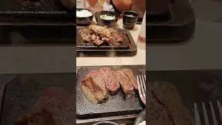 Fantastic steak dimasak di atas hot stone! suamiku pesan tambahan Foei graas! #shortsvideo
