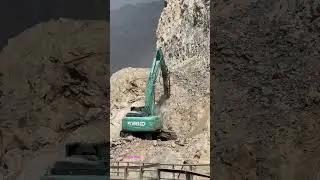 Amazing Job By Kobelco Excavator #viralvideo2025 #automobile #heavyequipment #jcbkhudai #automobile