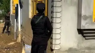 Awantipora Police Launches Coordinated Raids Amid Crackdown on Terror Activities