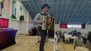 Bourr&eacute; dans la magnifique salle de Bitry par notre talentueux MANU BLANCHET 🎹🪗🎵🎶