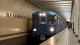 Перегонка парадного электропоезда ЕЖ-3 «Ёжик» на разных станциях БКЛ, ТКЛ и Некрасовской линии метро