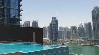 What does the pool look like at Jumeirah Living, Dubai Marina ?
