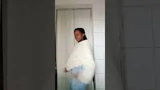 she shaking ass every where 🙈
