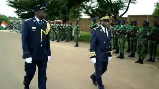 4 revue des troupes le prefetet capitaine