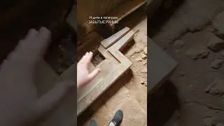 Артефакты на вершине пирамиды (Баксей Тьямкронг, Ангкор, Камбоджа)