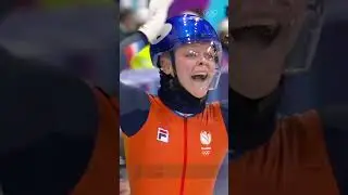 What a race! 🤩 Xandra Velzeboer wins gold in the #ShortTrackSpeedSkating women's 1000m!