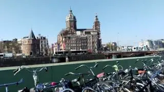 Амстердам - самая большая парковка велосипедов в мире. Amsterdam, huge parking of bicycles