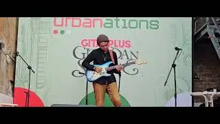 WAONE HAPPY IS LARRY LIVE COVER AT GITARAN SORE UWEST CAFE MAKASSAR