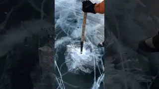 Exploring Baikal's Frozen Sea at High Speed wind  #shorts #baikallake  #IceDigging#iceadventure