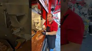 İstanbul&rsquo;da kokore&ccedil; b&ouml;yle yenir! #food #kokore&ccedil;