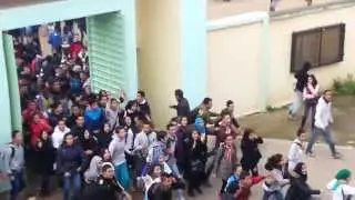 من اجل نفي (مسار)  اقتحام ثانوية مولي الحسن بعد مهاجمة المدير و الحارس من طرف تلاميد سيدي ابراهيم !!
