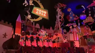 It&rsquo;s a Small World Holiday 2021 - Disneyland