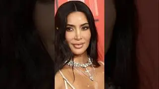 Ким Кардашьян размышляет о непростом 2025 году #hollywoodbuzz #hollywood #lindsaylohan