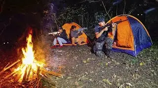 ACAMPAMOS NA FLORESTA DO VELHO SATANICO ✞