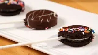 How to Make Chocolate-Covered Oreo Pops | Candy Making