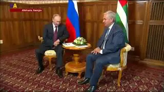 Путин посещает отколовшийся от Грузии регион Абхазию в годовщину российского вторжения