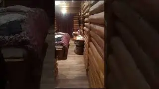 Деревянный двухэтажный отель на Шри Ланке