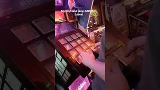 My boyfriend plays Jubeat for the first time #rhythmgame #jubeat #arcade