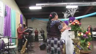 solista antonia setino cantando los corros