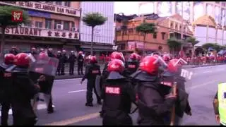 Himpun 16: Water cannons at Petaling Street