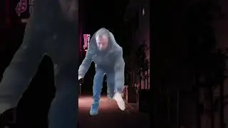пов:хеллоу мир крутит мир гуляет в городе