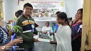 mr.Arindam Dey নিজের হাতে স্কলারশিপ ও একটি গাছ তুলে দিচ্ছেন।#sholarship2024 #new @Mr.Arindam Dey