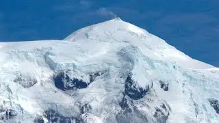 Редкое видео извержения вулкана Биг-Бен на острове Херд