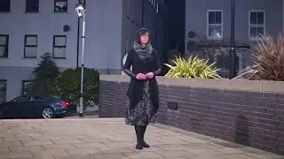 Crossdressing: Outside, in black and white skirt, black cardigan and......flat shoes!!! 😲💕🖤