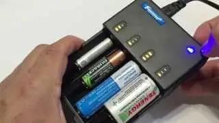 Foxnovo F-04 4-Slot Universal Intelligent Battery Charger w/ LED Indicators