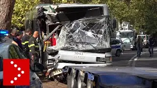 Incidente pullman Atac in via Cassia a Roma: la rimozione del bus
