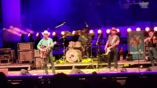 Turnpike Troubadours- Mean Old Sun LIVE