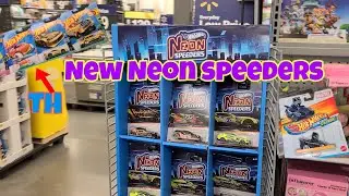 New Neon Speeders shipper! Hotwheels Treasure Hunt 🥳 Quick look at the new racer verse cars!