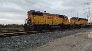 UP 847 GP38N & UP 1926 SD40N