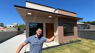 CASA MODERNA MODELO PLATIBANDA COM UM INCRÍVEL TERRENO DE 360M² É MUITO ESPAÇOSO.